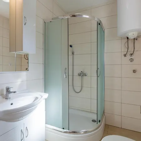 Awesome Home In Segotici Vakantiehuis