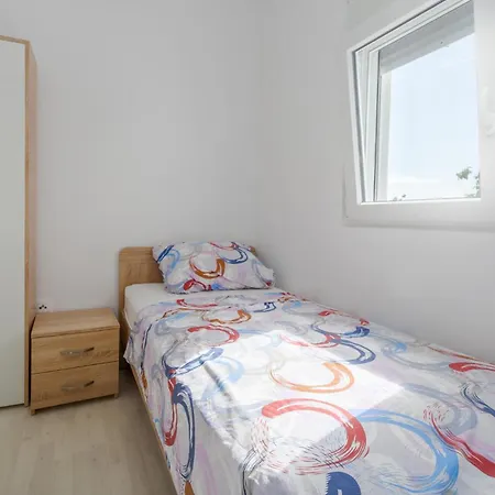 Awesome Home In Segotici Vakantiehuis Segotici