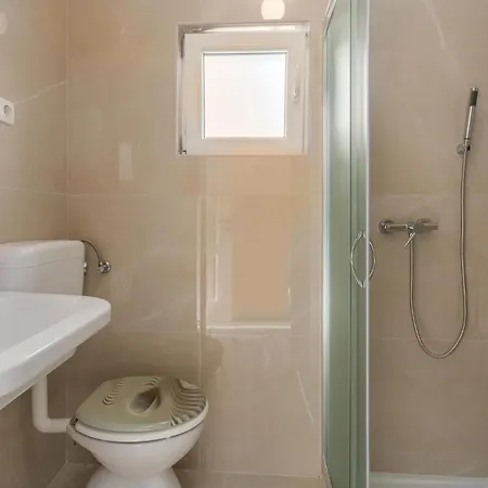 Awesome Home In Segotici Vakantiehuis *