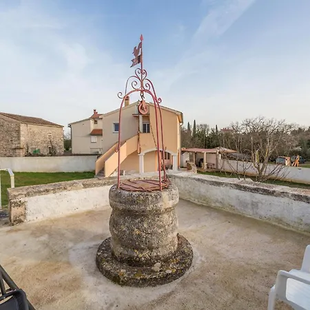 Awesome Home In Segotici Vakantiehuis *
