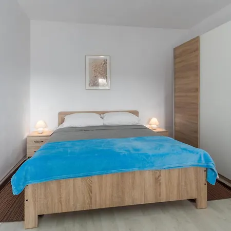 Awesome Home In Segotici
